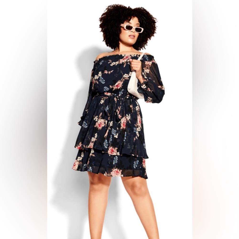 City chic Odette dress cute& flirty chiffon 18W navy floral.